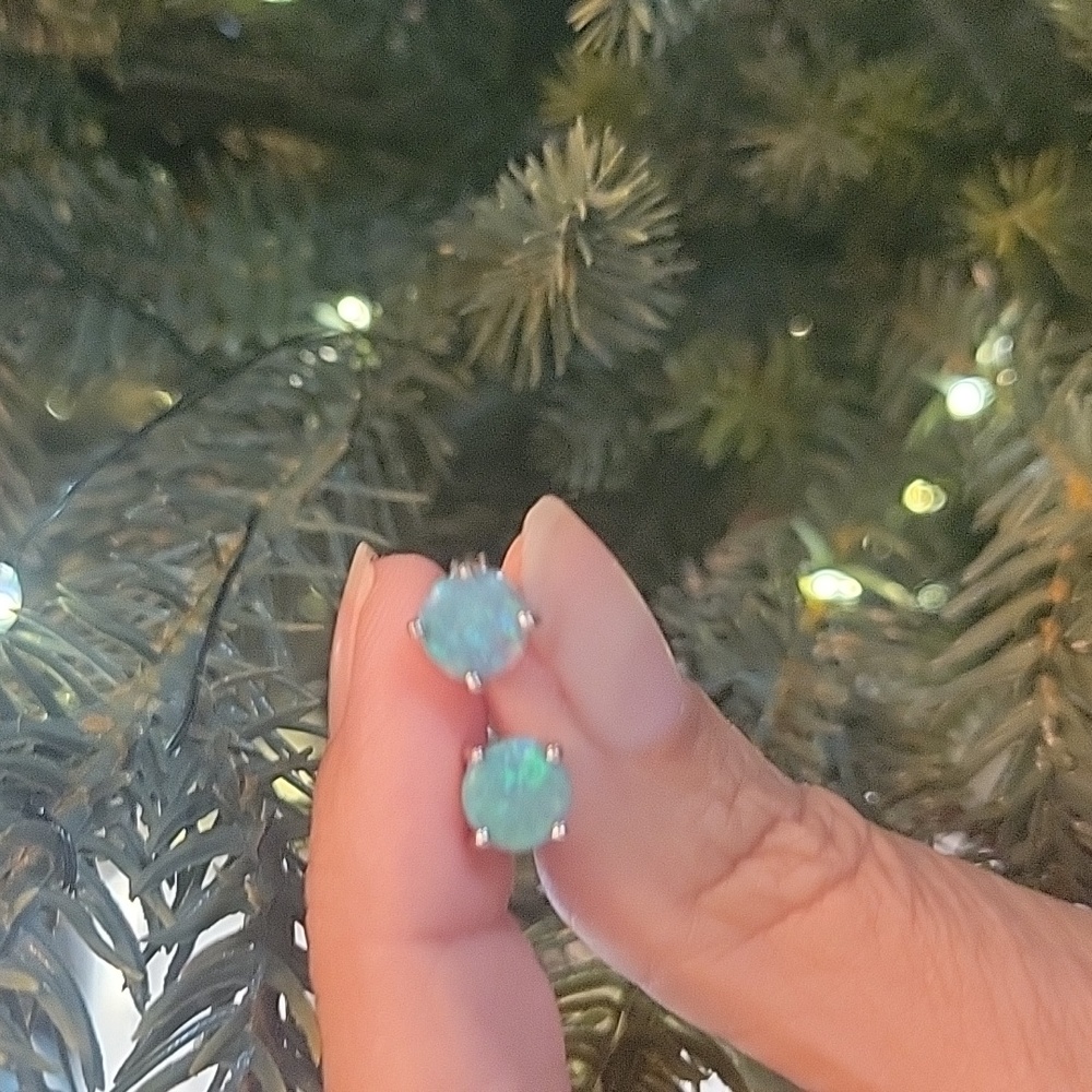 Blue/Green 💚 Opal 2.00ctw Stud earrings 925